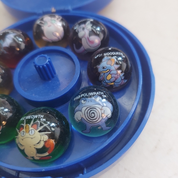 Pokemon Raichu #26 and 8 Collector Marbles Case Tray - with 8 marbles - Picture 3 of 9